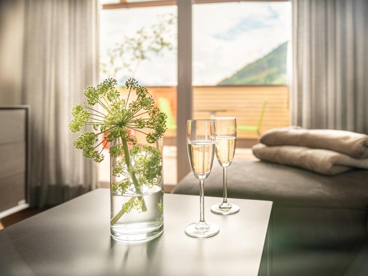 Der Sonnberg Alpinlodges - Apartments Mit Seeblick, Privater Sauna Und Self Check-In Zell am See Exterior foto