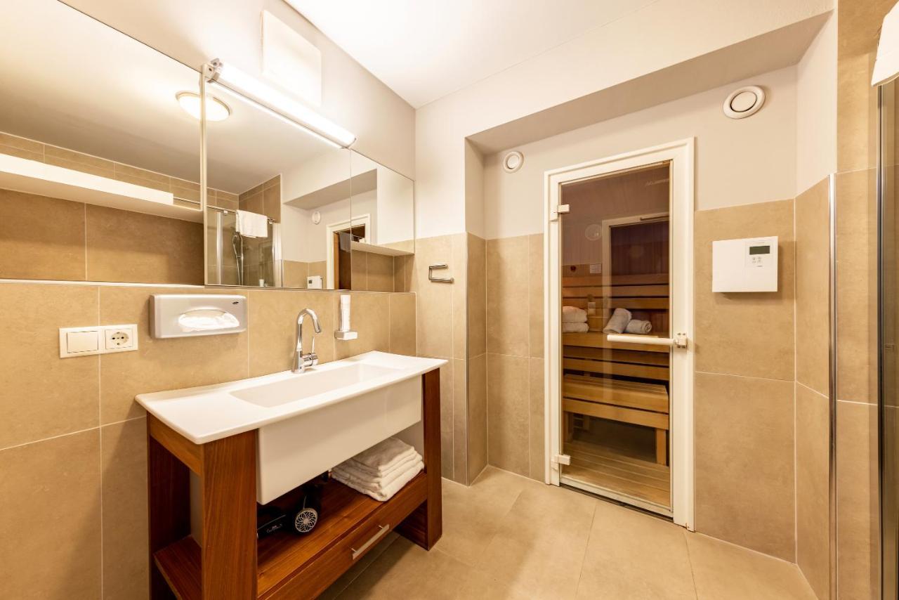 Der Sonnberg Alpinlodges - Apartments Mit Seeblick, Privater Sauna Und Self Check-In Zell am See Exterior foto